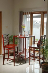 RUDR 04 bar table and RUDR 05 chair bar